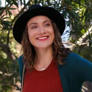 Meet your Posher, Alia